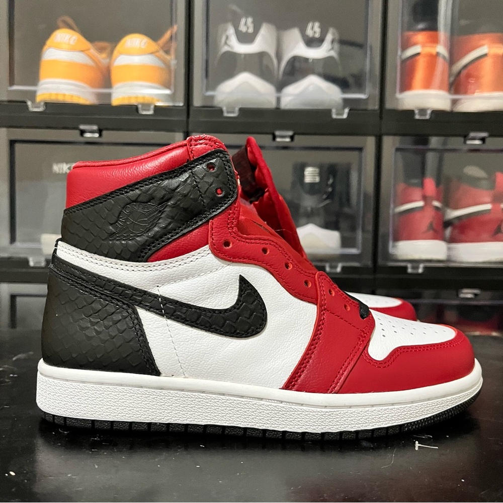 Jordan 1 Retro High ‘Satin Snake Chicago’